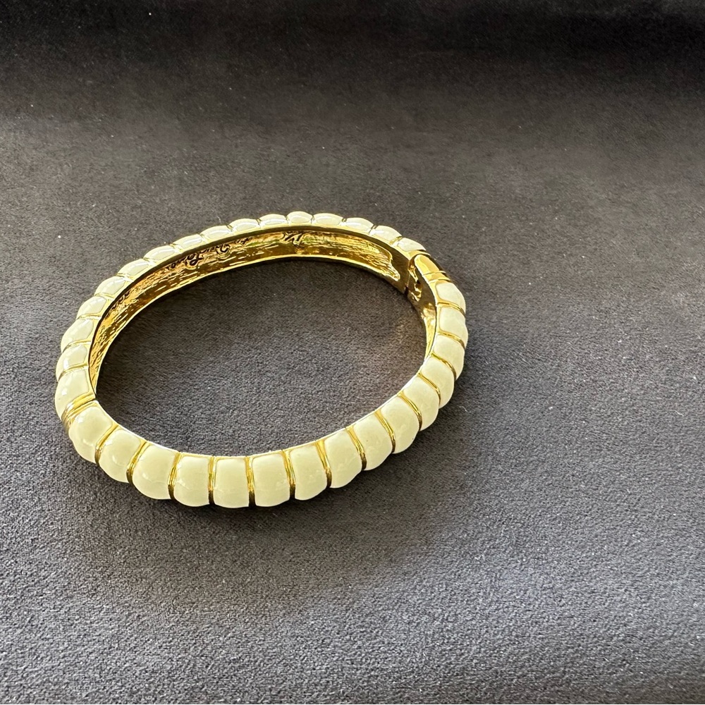 Kenneth Jay Lane Bangle Bracelet - Picture 3 of 6